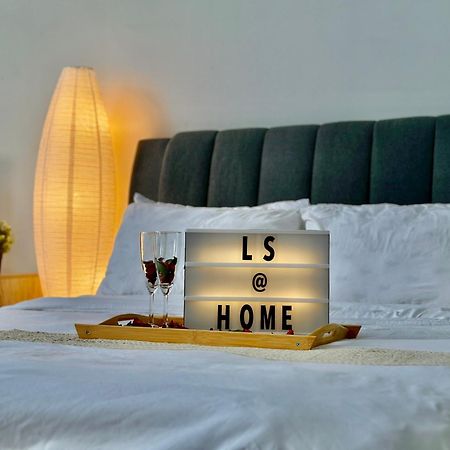 Loft Signature Executive Suite Empire City Петалинг-Джая Экстерьер фото