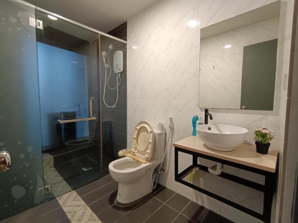 Loft Signature Executive Suite Empire City Петалинг-Джая Экстерьер фото