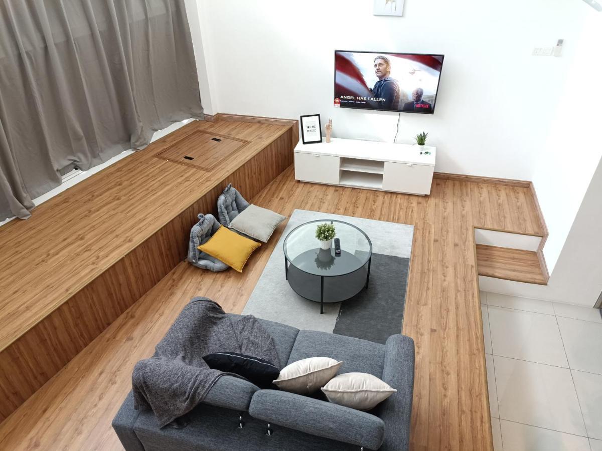 Loft Signature Executive Suite Empire City Петалинг-Джая Экстерьер фото
