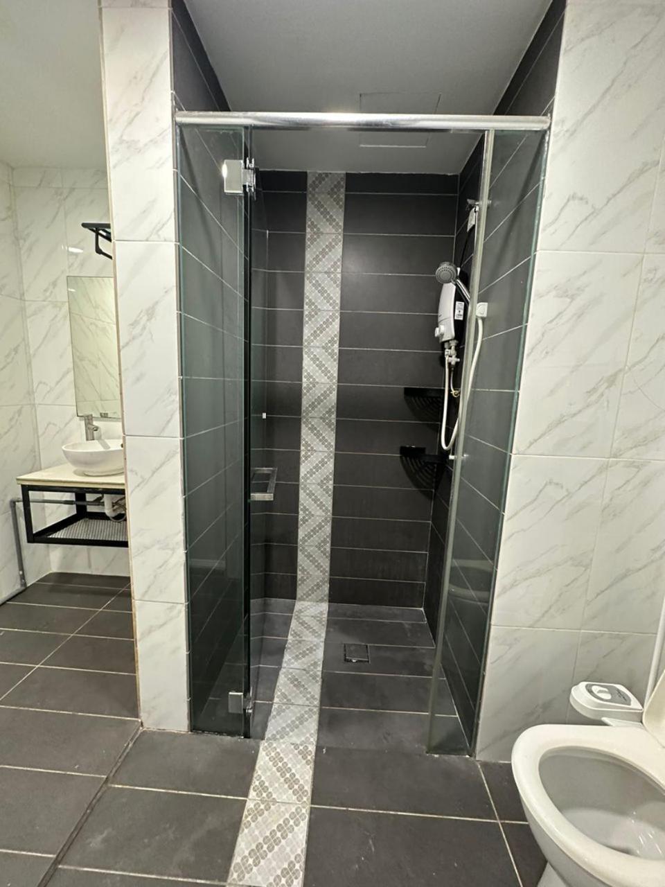 Loft Signature Executive Suite Empire City Петалинг-Джая Экстерьер фото
